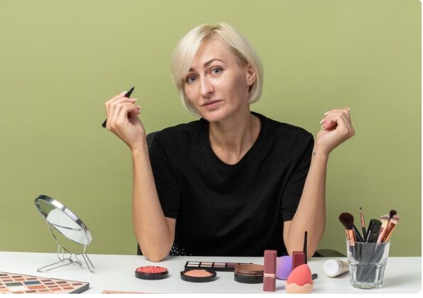 “Nie chcę wyglądać młodziej, chcę wyglądać dobrze” – kobiety po 50-tce o nowym podejściu do urody