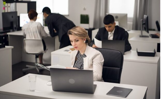 Głośne zwolnienia w amerykańskiej firmie IT w Polsce