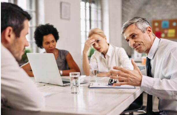 Amerykańska firma zamyka oddział w Polsce , Pracownicy mówią o chaosie